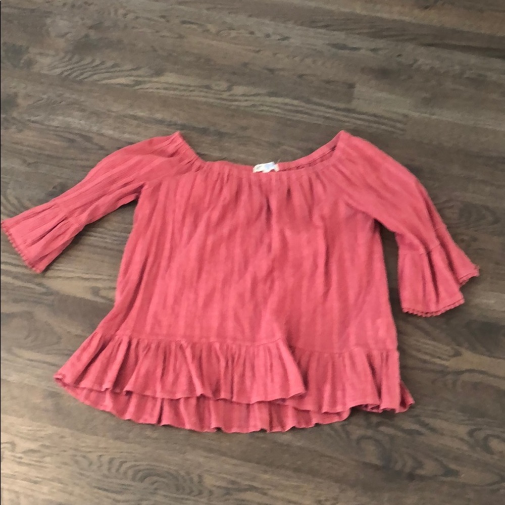 Women’s pink top